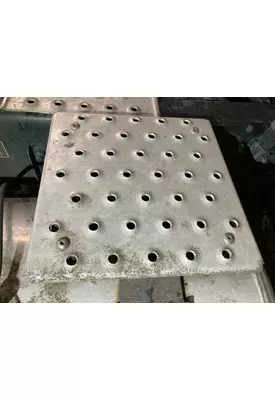 Freightliner CASCADIA Deckplate