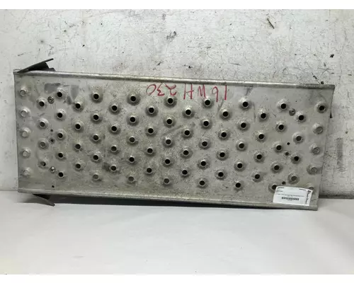 Freightliner CASCADIA Deckplate