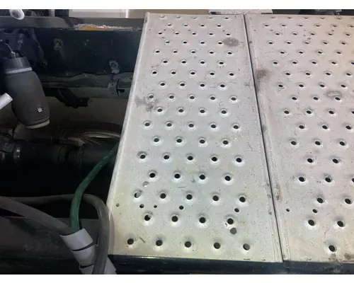 Freightliner CASCADIA Deckplate