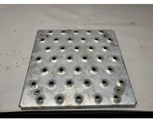 Freightliner CASCADIA Deckplate