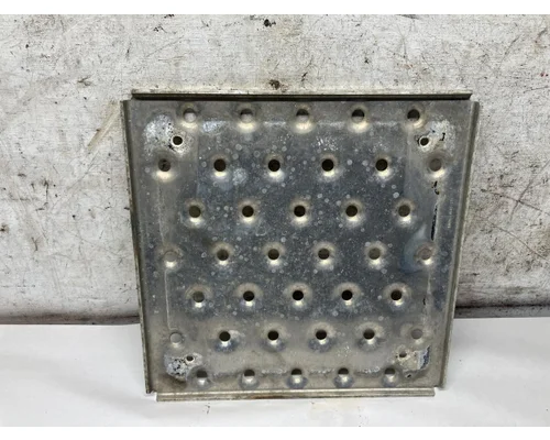 Freightliner CASCADIA Deckplate