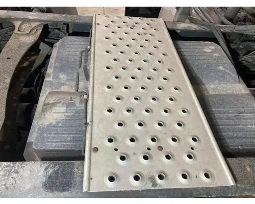 Freightliner CASCADIA Deckplate