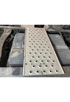 Freightliner CASCADIA Deckplate