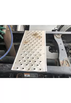 Freightliner CASCADIA Deckplate