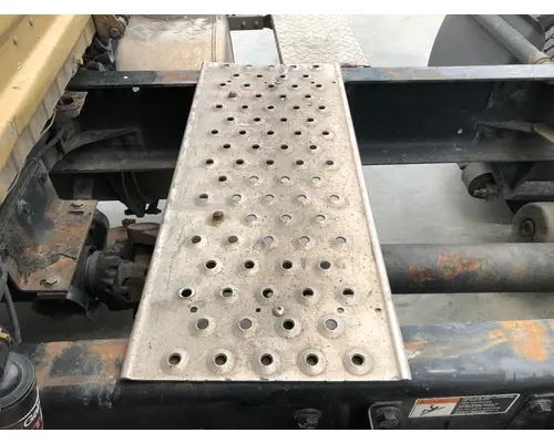 Freightliner CASCADIA Deckplate