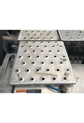 Freightliner CASCADIA Deckplate