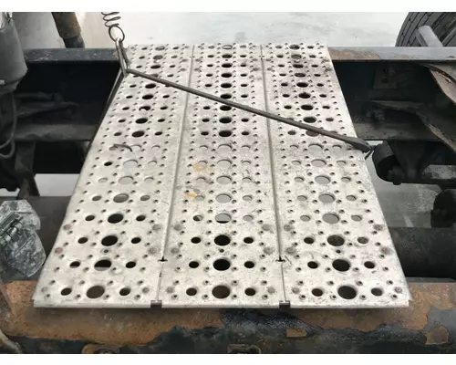 Freightliner CASCADIA Deckplate