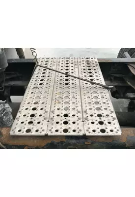 Freightliner CASCADIA Deckplate