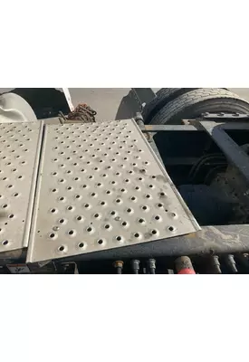 Freightliner CASCADIA Deckplate