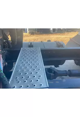 Freightliner CASCADIA Deckplate