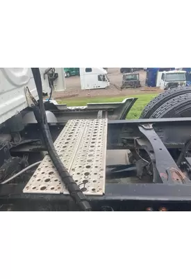 Freightliner CASCADIA Deckplate