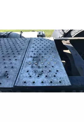 Freightliner CASCADIA Deckplate