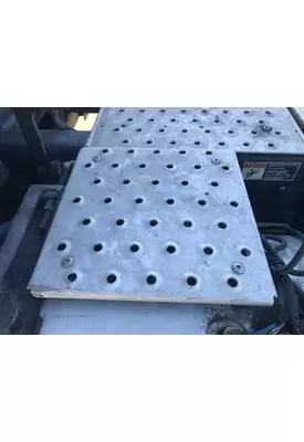 Freightliner CASCADIA Deckplate