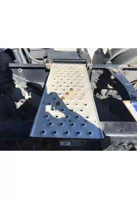 Freightliner CASCADIA Deckplate