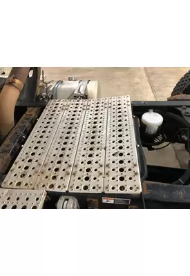 Freightliner CASCADIA Deckplate