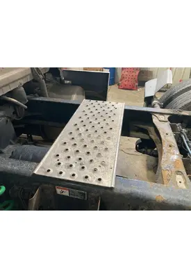 Freightliner CASCADIA Deckplate