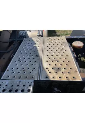 Freightliner CASCADIA Deckplate