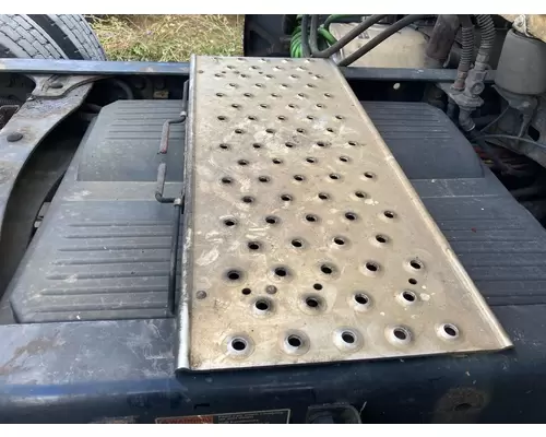 Freightliner CASCADIA Deckplate