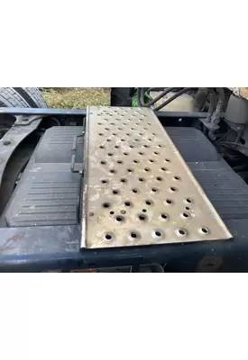 Freightliner CASCADIA Deckplate