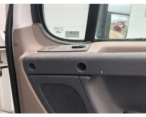 Freightliner CASCADIA Door Assembly, Front