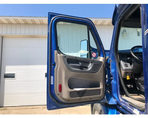 Freightliner CASCADIA Door Assembly, Front