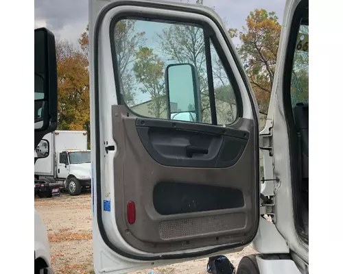 Freightliner CASCADIA Door Assembly, Front
