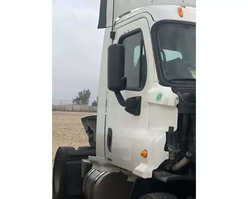 Freightliner CASCADIA Door Assembly, Front
