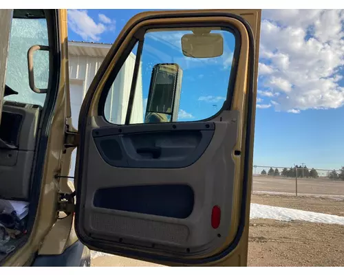 Freightliner CASCADIA Door Assembly, Front