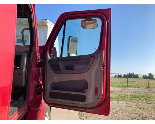 Freightliner CASCADIA Door Assembly, Front