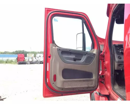 Freightliner CASCADIA Door Assembly, Front