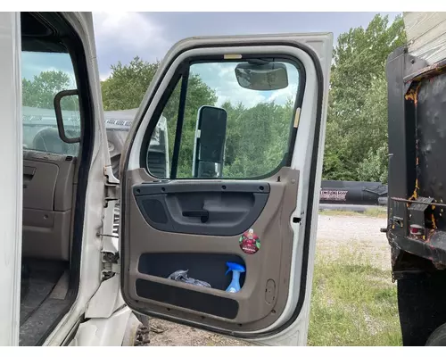 Freightliner CASCADIA Door Assembly, Front