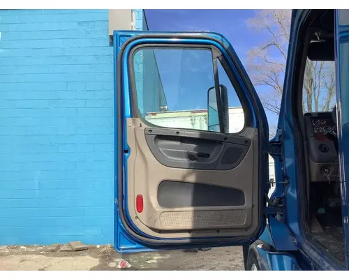 Freightliner CASCADIA Door Assembly, Front
