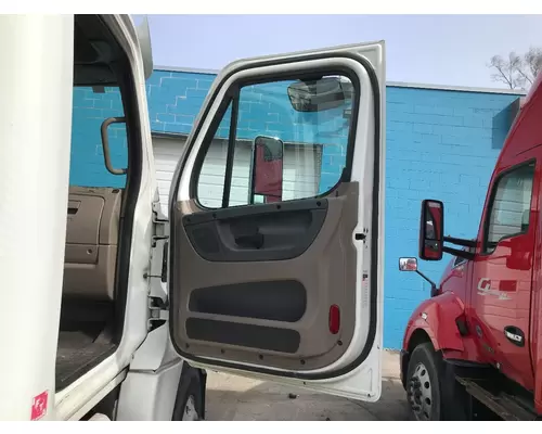 Freightliner CASCADIA Door Assembly, Front