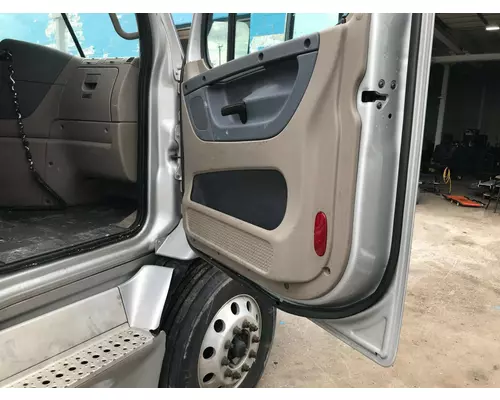 Freightliner CASCADIA Door Assembly, Front