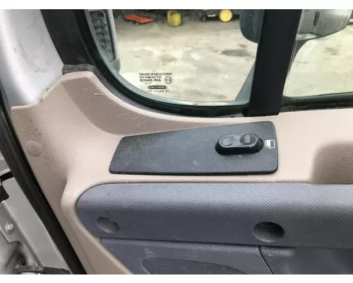 Freightliner CASCADIA Door Assembly, Front