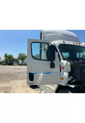 Freightliner CASCADIA Door Assembly, Front