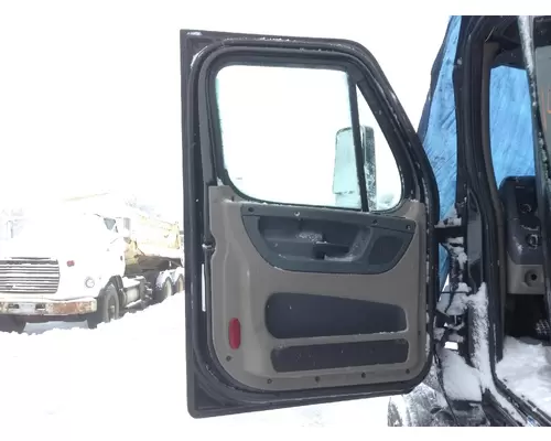 Freightliner CASCADIA Door Assembly, Front