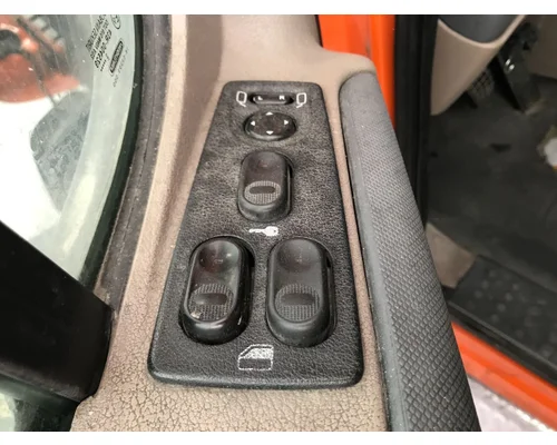 Freightliner CASCADIA Door Assembly, Front