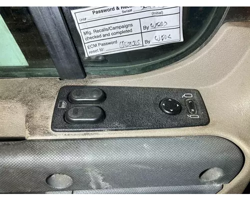 Freightliner CASCADIA Door Assembly, Front