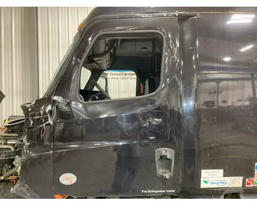 Freightliner CASCADIA Door Assembly, Front