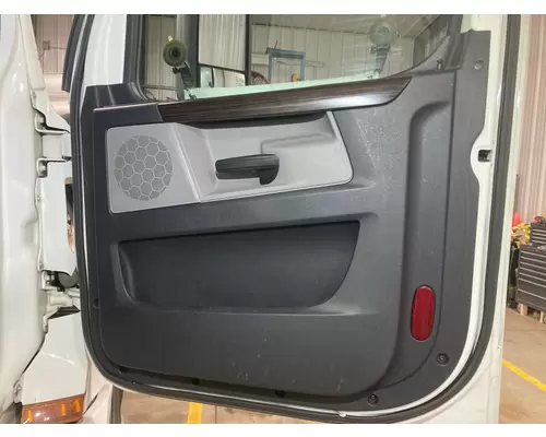 Freightliner CASCADIA Door Assembly, Front