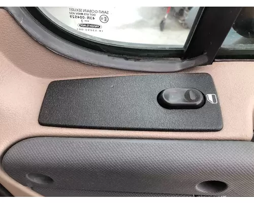 Freightliner CASCADIA Door Assembly, Front