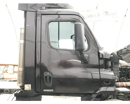 Freightliner CASCADIA Door Assembly, Front