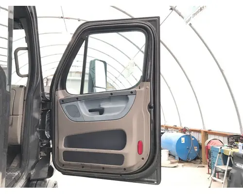 Freightliner CASCADIA Door Assembly, Front