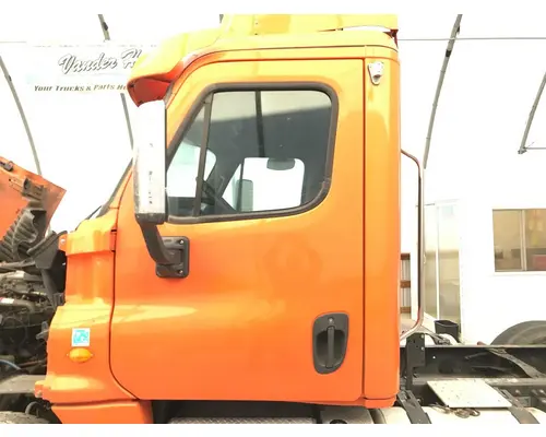 Freightliner CASCADIA Door Assembly, Front