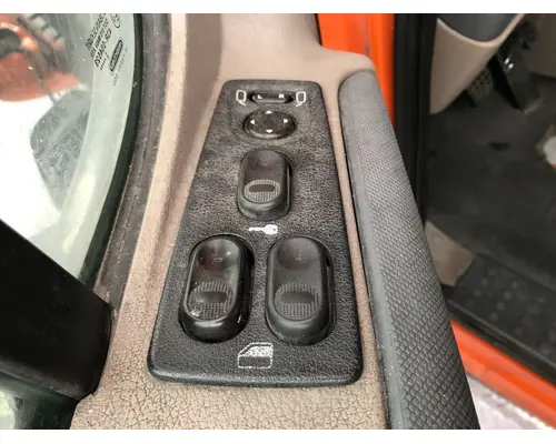 Freightliner CASCADIA Door Assembly, Front