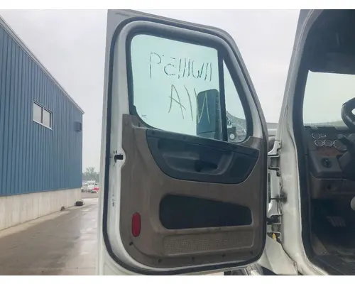 Freightliner CASCADIA Door Assembly, Front