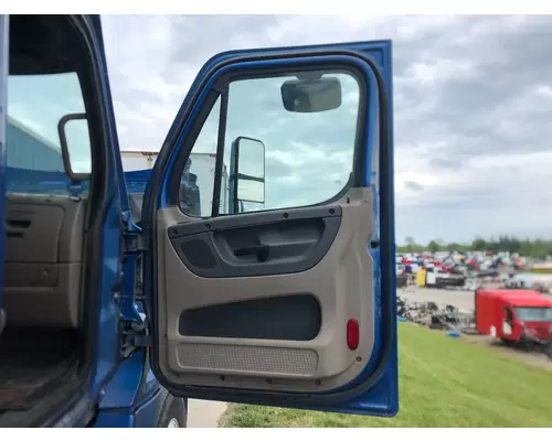 Freightliner CASCADIA Door Assembly, Front