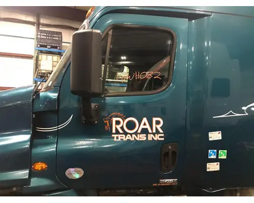 Freightliner CASCADIA Door Assembly, Front