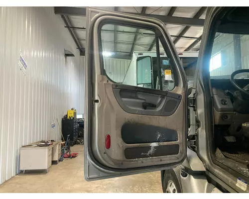 Freightliner CASCADIA Door Assembly, Front